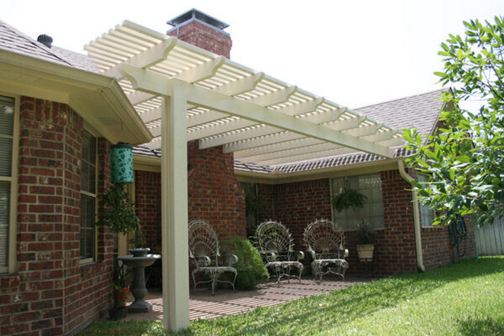 Why Pergolas Are a Smart Addition to Your Outdoor Deck Area
